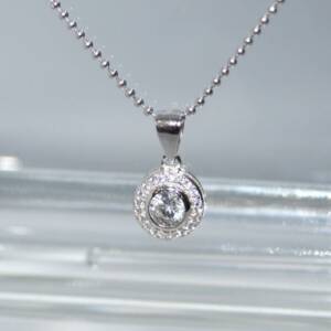 RI01637þCollier Brillant Pave