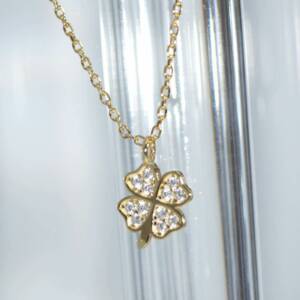 SX01287þCollier Trefle Dore Et Zircons